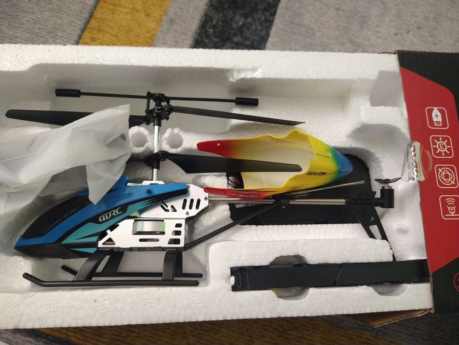 Дрон 4DMS с дистанционното управление