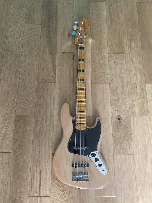 Squier Jazz Bass