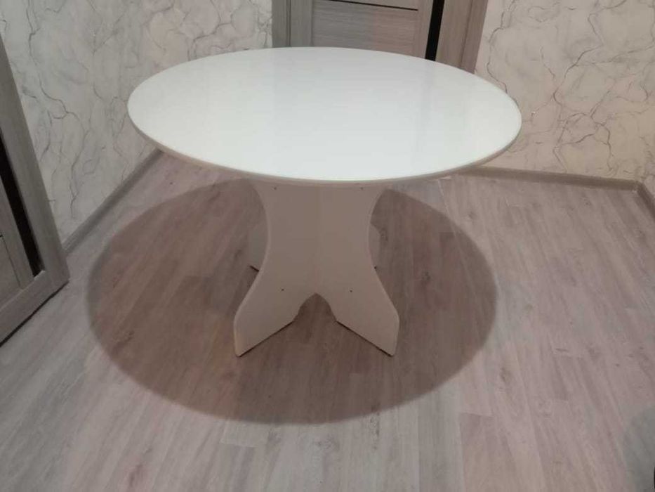 Кухонный стол круглый