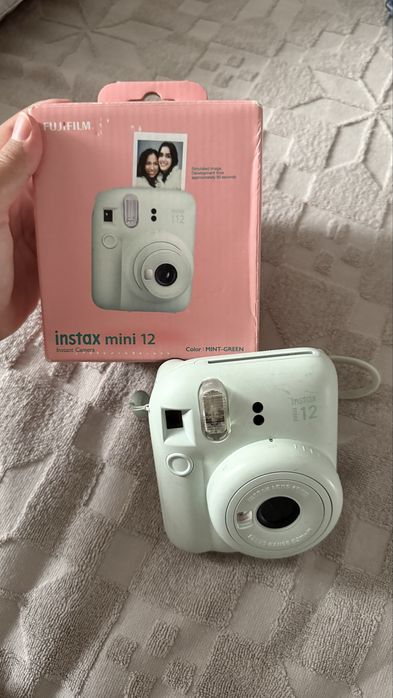 продается instax mini 12