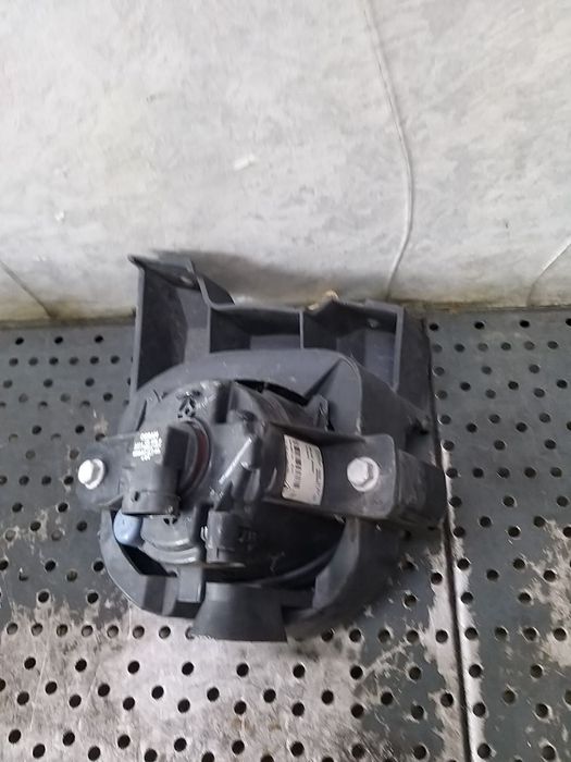 Proiector ceata stanga nissan qashqai j10 facelift 89206411lh