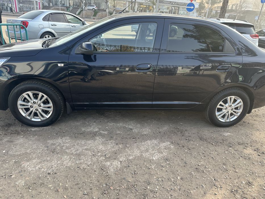 Cobalt sotiladi. 1 ta odam haydagan