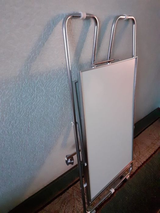 Столик сервировочный