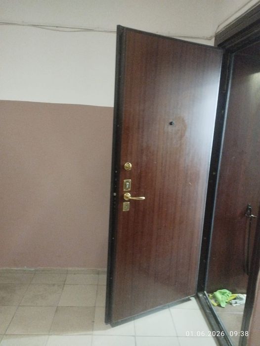 Продам входную дверь