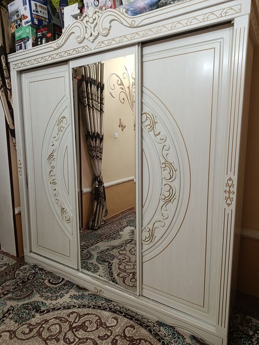 Mebel spalni garnitur kamplekt sotiladi srochni narxi yana kelishadi