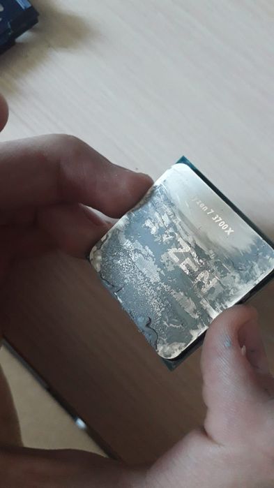 Продам Ryzen 7-3700x