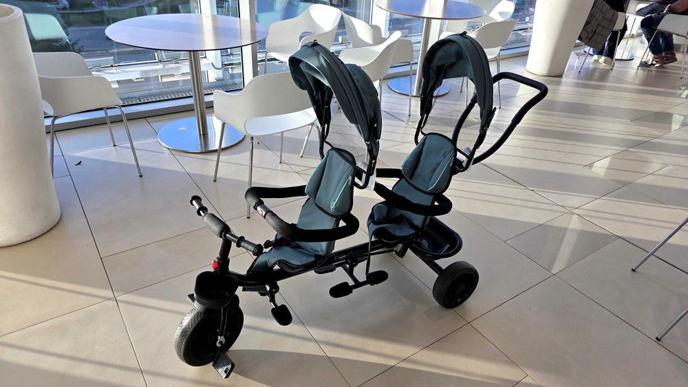 Триколка за близнаци