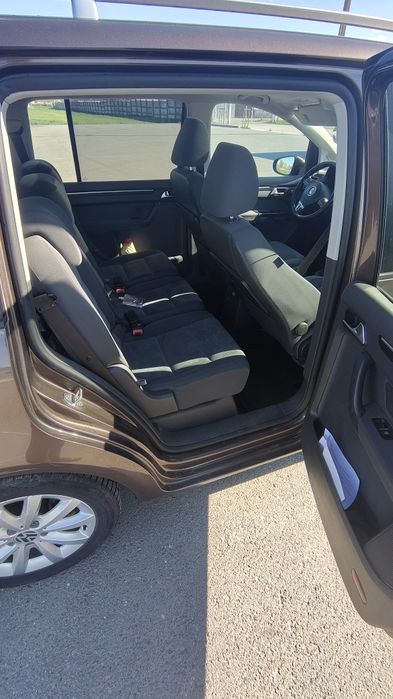 VOLKSWAGEN Touran 0 — imagine 4
