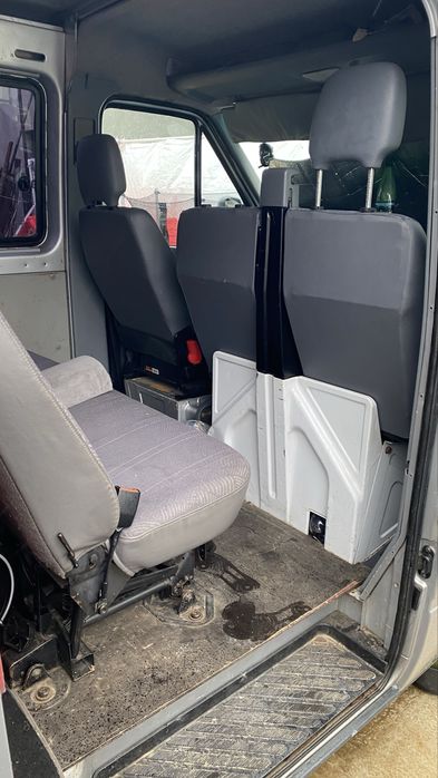 Vand/ Schimb Sprinter 316 2.7cdi/ Automat/ clima/ Carlig/ Pret 6500€€€