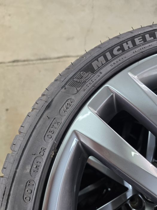 4 Броя 225/40/18 Michelin 7,5mm 24dot