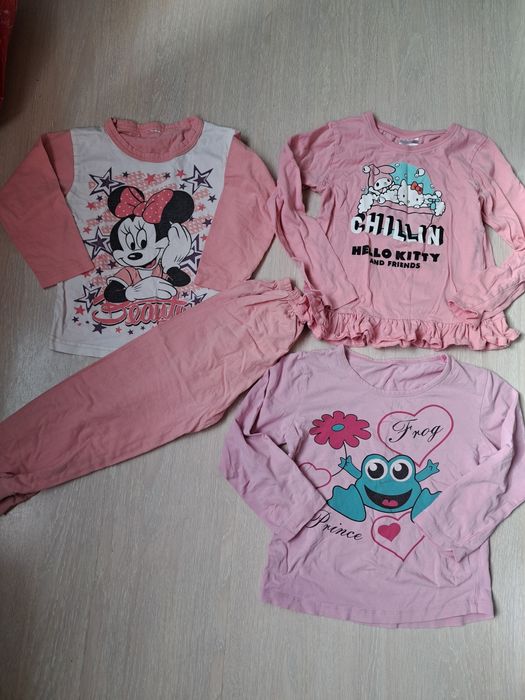 Пижами р-р 116/122 всичко 10 лв.