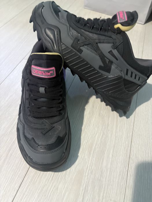 Off white oday 43 cu saculet