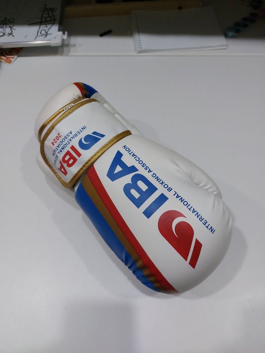 Боксерские перчатки