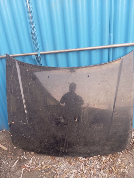 Продам капот точно не знаю от какой