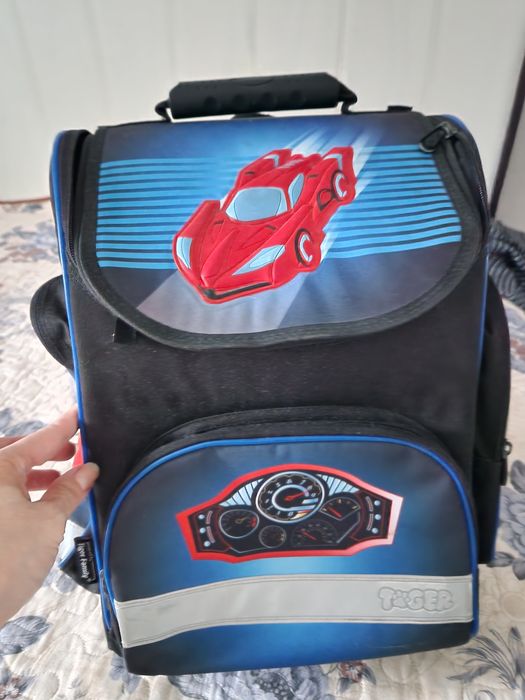 Продам ранец для начальных классов