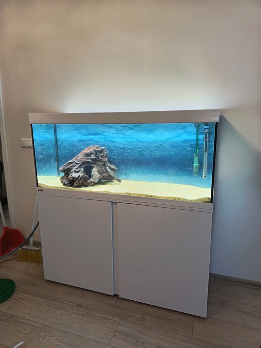 Аквариум eheim 240л с цялото оборудване и 9бр. Дискуси