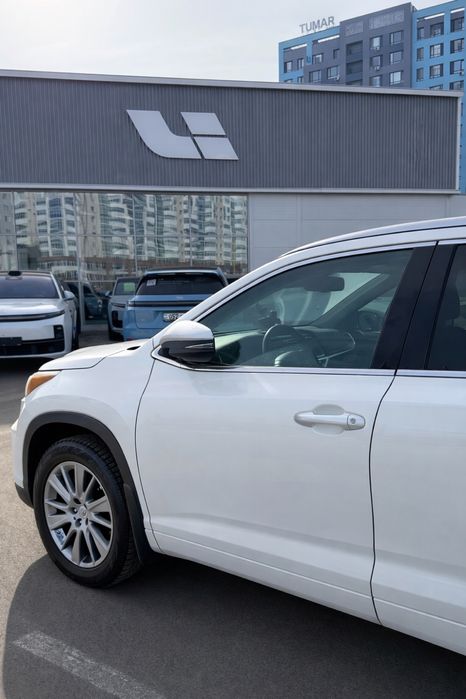 Продам Toyota Highlander