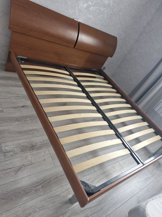 Срочно! Кровать 200×200 с матрасом