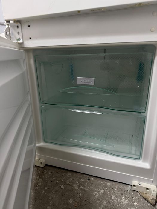 Продам холодильник Miele