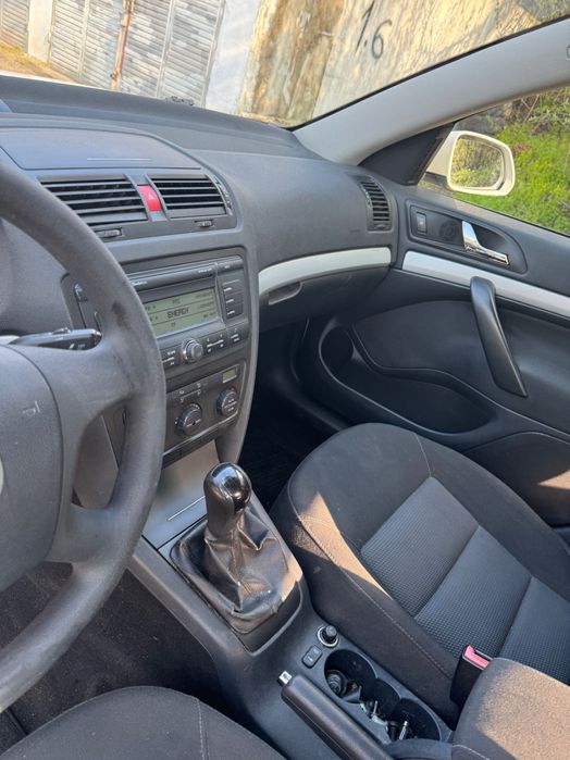 Продавам skoda octavia