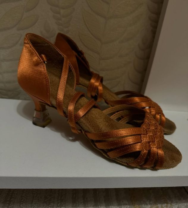 Туфли танцевальные