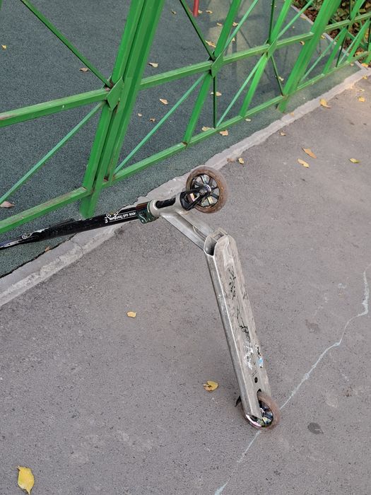 Продам трюковой самокат