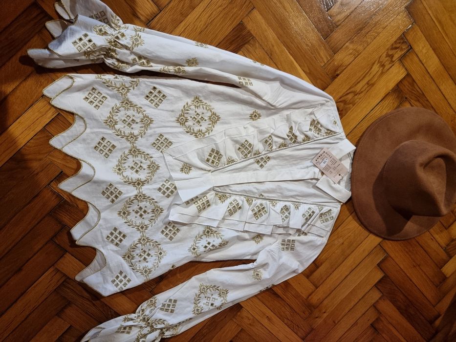 Camasa cu broderie