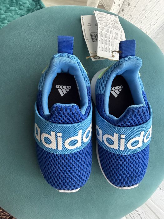 Adidasi noi marimea 20