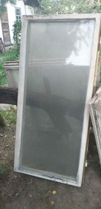 Окна деревяные со стеклами