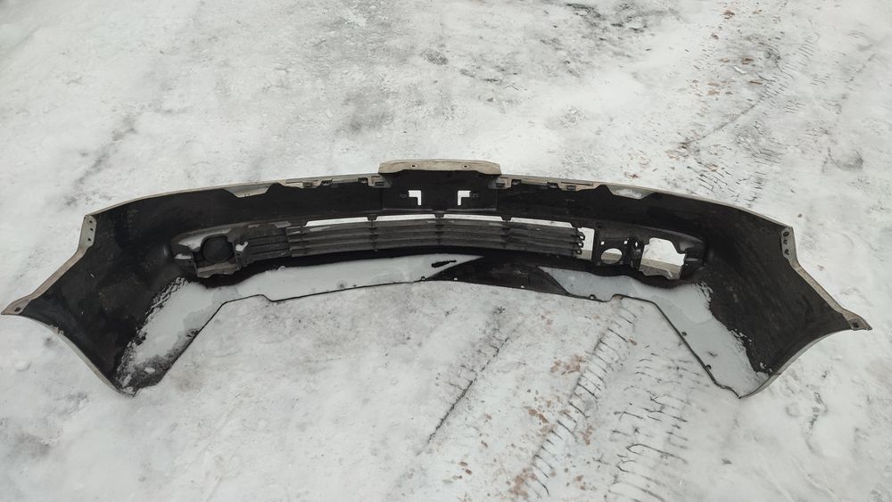 Передний бампер Nissan Primera P12