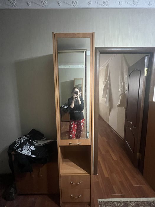 Продам компьютерный стол со шкафом