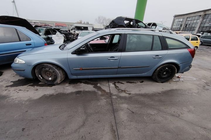 Aripa fata stanga Renault Laguna 2003 1.9 DCi MT (120 hp)