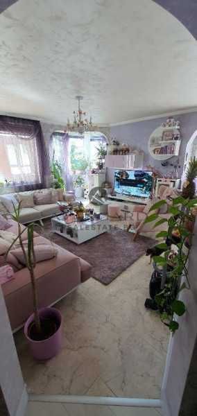 Продава се Къща в Пловдив, Център - 540 кв.м за 2019 €/кв.м - Снимка #6