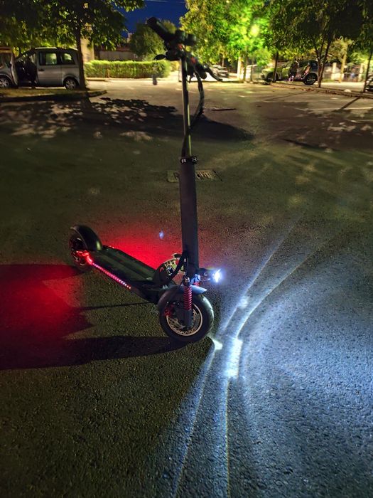 Vând sau schimb cu drona