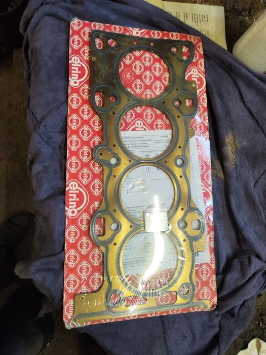 Сегменти и гарнитура за глава за ford fokus 1.8 бензин