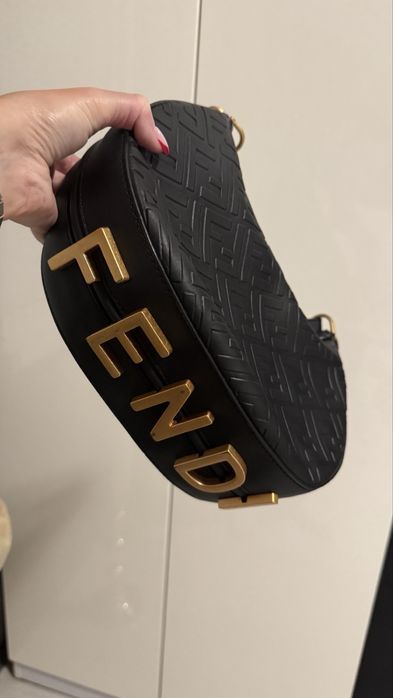 Дамска чанта FENDI