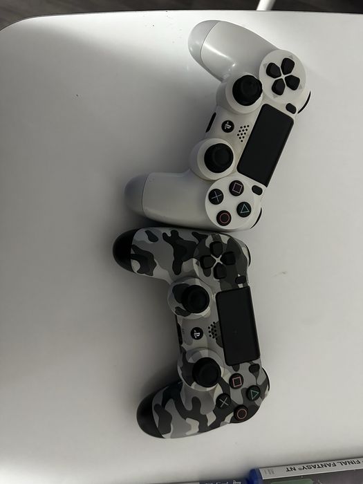 Продавам PlayStation 4