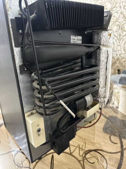 MiniBar Xolodilnik Vitrifrigo ITALIA