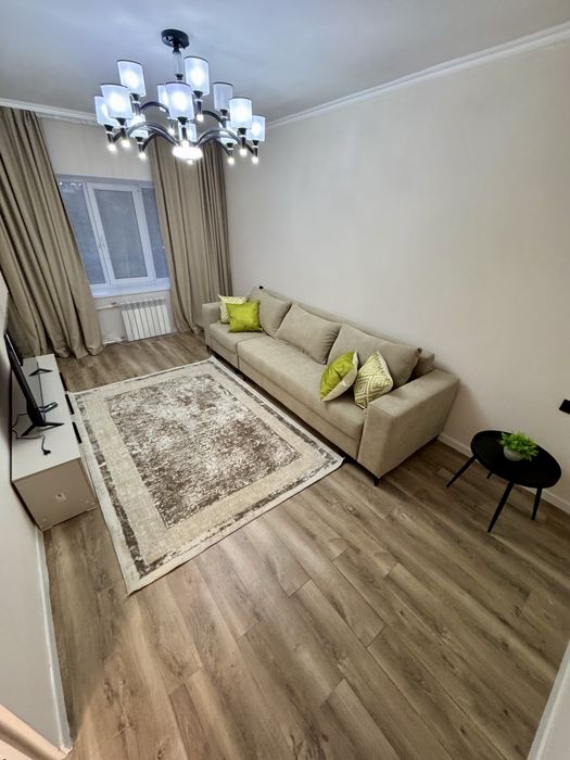 Продам 4 комнатную квартиру