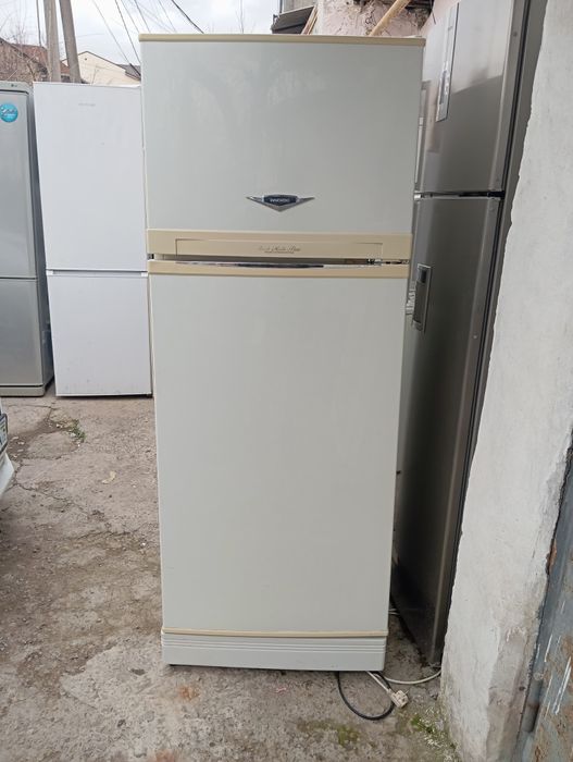 Срочно продаю холодильник daewoo в идеальном состоянии работает