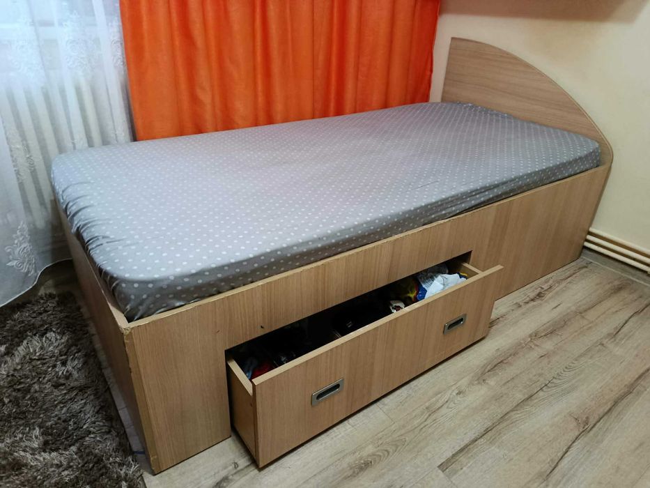 Vand pat 1 persoana .