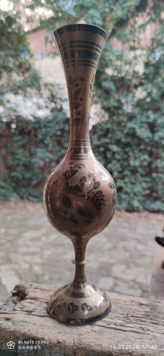 Индийские латунные вазы