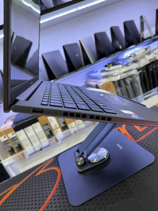 Asus VivoBook 15 OLED/i7-1255U/16GB/512GB SSD/15.6" OLED