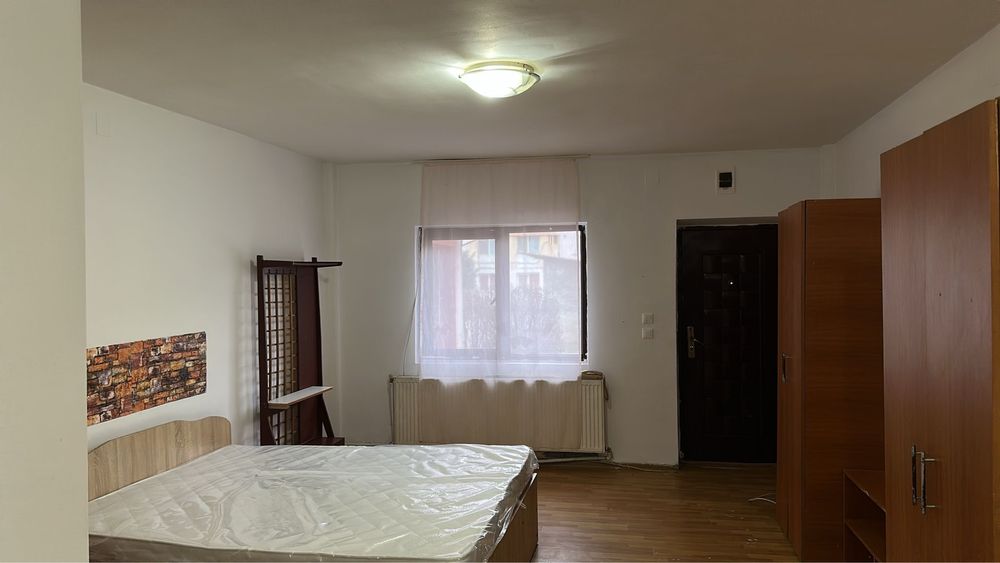 Inchiriez garsoniera Tecuci