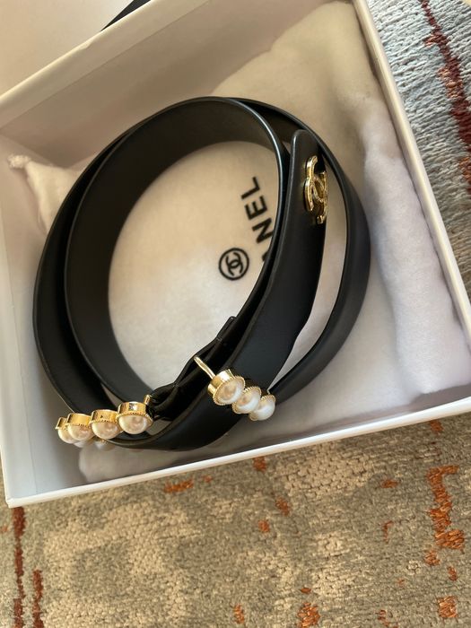 Curea Chanel cu perle