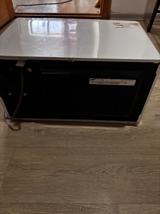 Микровалновка в отличном состояний