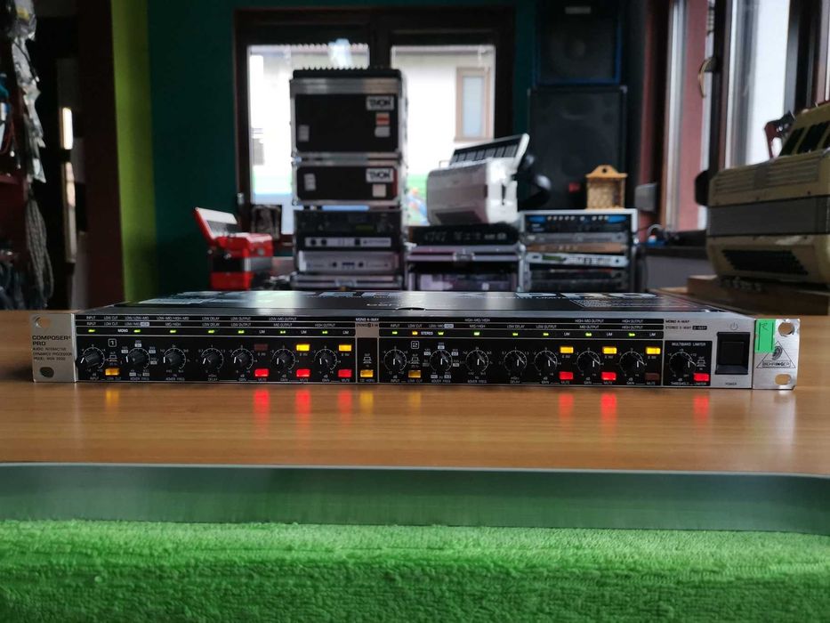 Compresor Pro Behringer Mod. MDX 2200