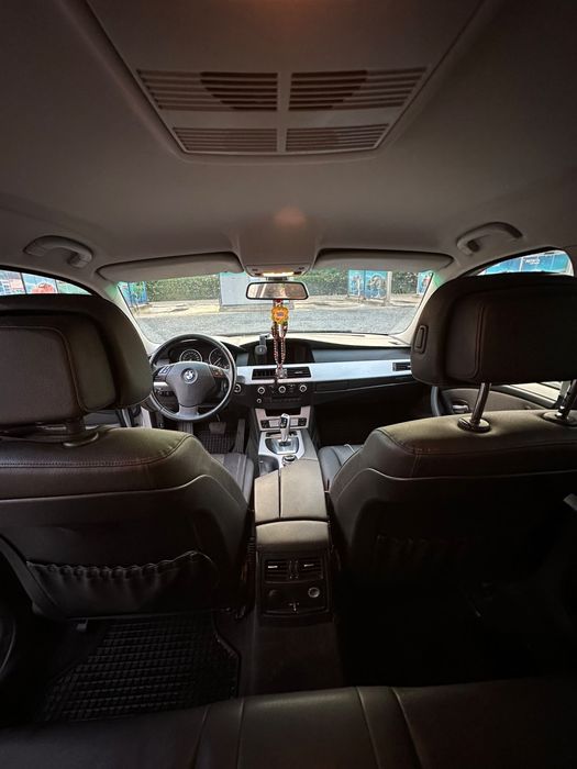 BMW 5 Series 2010 — imagine 5