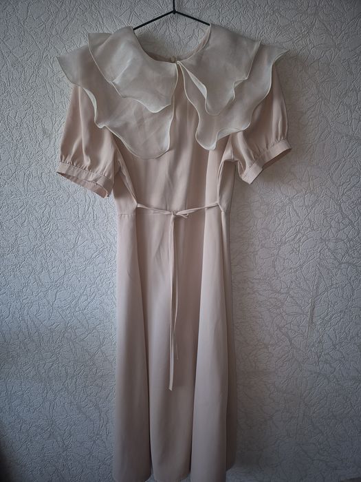 Пару платьев БУ  размер М