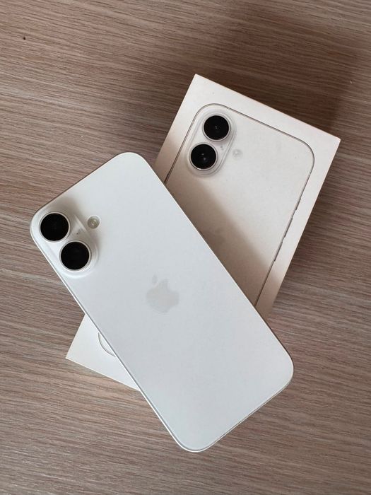 Продавам Iphone 16 128 GB Бял